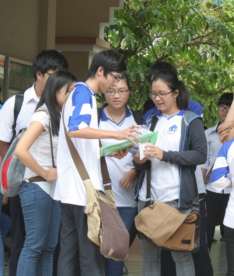 Đề thi, gợi ý đáp án môn Ngữ văn – khối C kỳ thi đại học năm 2014