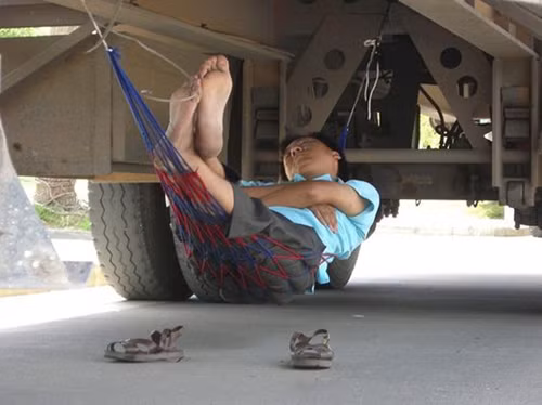 Giấc ngủ của các bác tài đường dài.