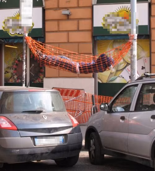 Cứ tưởng người nhện.