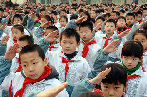 Cậu bé Trung Quốc gây sốt khi nói "có tiền thì có tất cả""