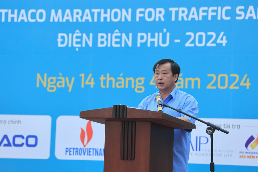 Ông Vừ A Bằng, Phó Chủ tịch UBND tỉnh Điện Biên phát biểu tại lễ khai mạc.