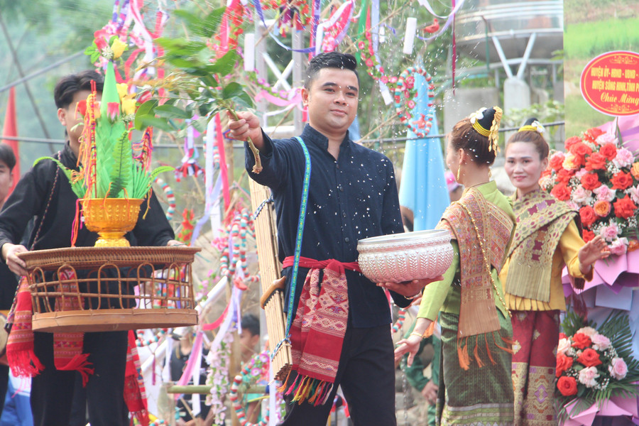 Lễ hội để cầu cho mưa thuận gió hoà, mùa màng bội thu. Lễ hội để cầu cho mưa thuận gió hoà, mùa màng bội thu.