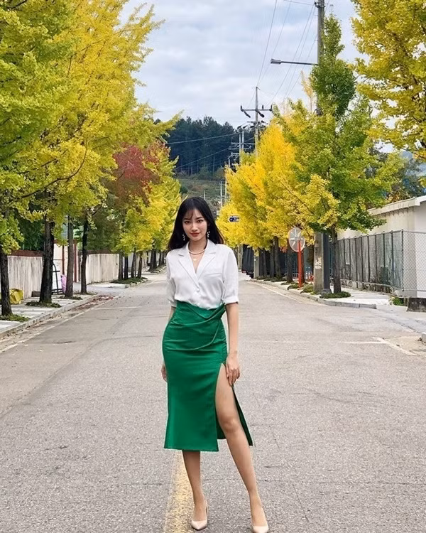 Học lỏm cách diện đồ trắng tinh tế mà không nhàm chán như sao Việt