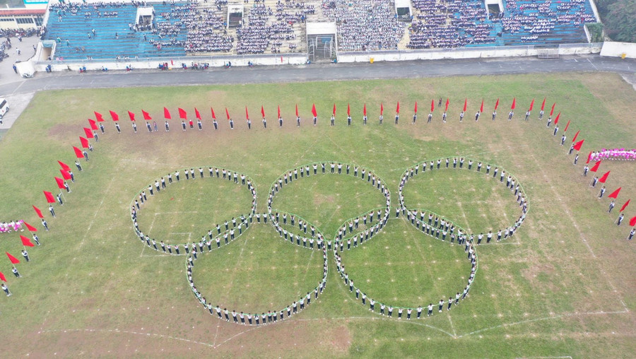 Gần 3.000 vận động viên là học sinh các trường từ Tiểu học đến THPT trên địa bàn đã tham dự Hội khỏe Phù Đổng thị xã Sơn Tây năm 2024.