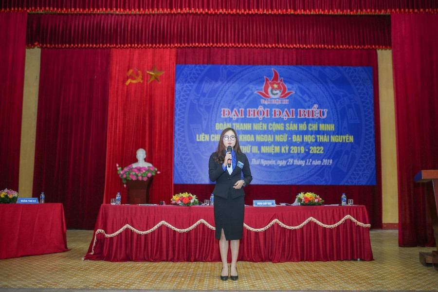 Tham luận tại đại hội của Đoàn viên thanh niên.