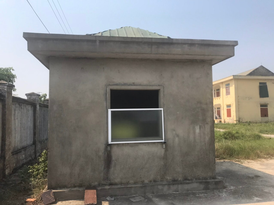 Các công trình phụ trợ tại dự án bị bỏ hoang...