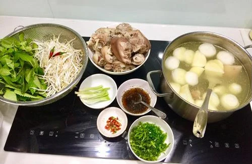 Bánh canh giò heo thơm ngon khó cưỡng cho ngày nghỉ lễ