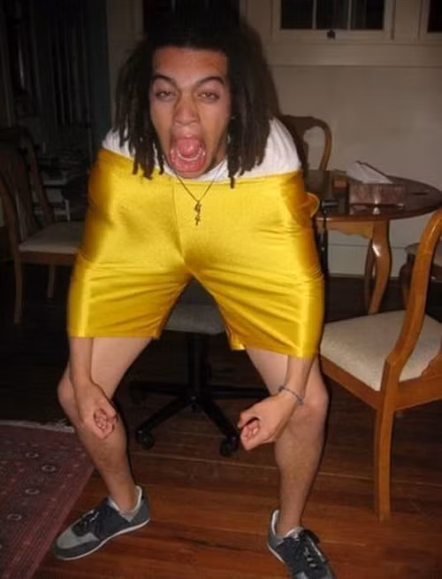 Nào xem chị thể hiện sức mạnh đây.