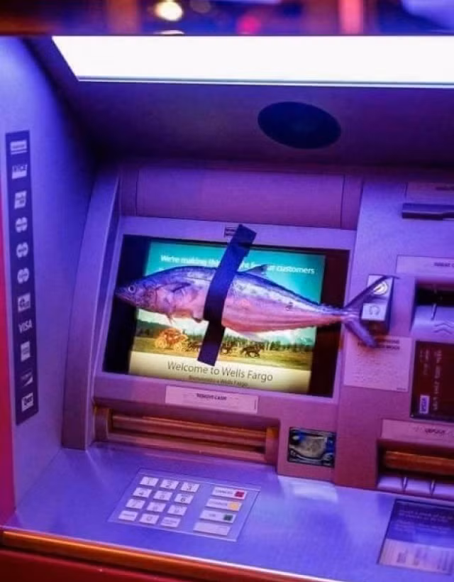 Hoảng hồn với những nhân tố thích gây cười nơi công cộng - Hình 5