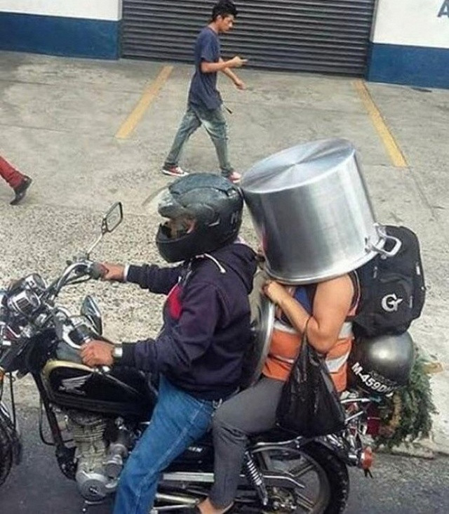 Hoảng hồn với những nhân tố thích gây cười nơi công cộng - Hình 1