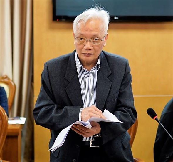 Thầy Nguyễn Tùng Lâm - Hiệu trưởng Trường THPT Đinh Tiên Hoàng Thầy Nguyễn Tùng Lâm - Hiệu trưởng Trường THPT Đinh Tiên Hoàng