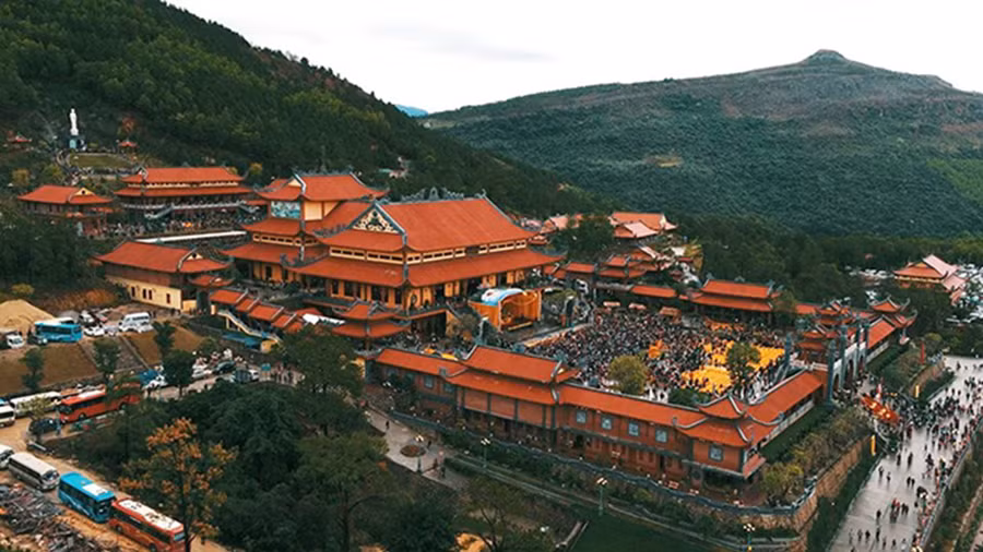 Quần thể kiến trúc chùa Ba Vàng