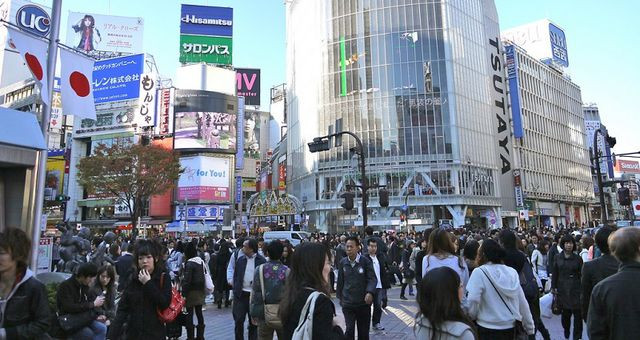 Nhà ga Shibuya là nơi cực kỳ đông người qua lại