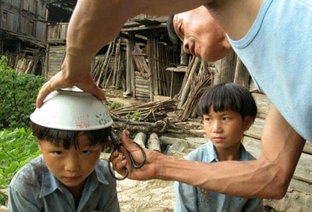 Choáng với những kiểu tóc độc lạ của các ‘nhà tạo mẫu tóc tại gia’ ảnh 1 Choáng với những kiểu tóc độc lạ của các ‘nhà tạo mẫu tóc tại gia’ ảnh 1