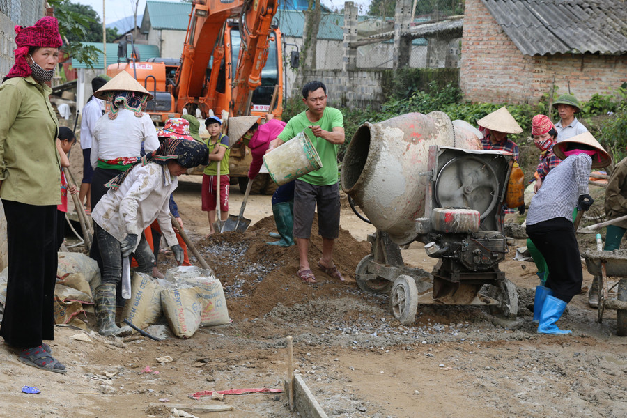 Nhân dân Mường Ảng chung tay xây dựng Nông thôn mới