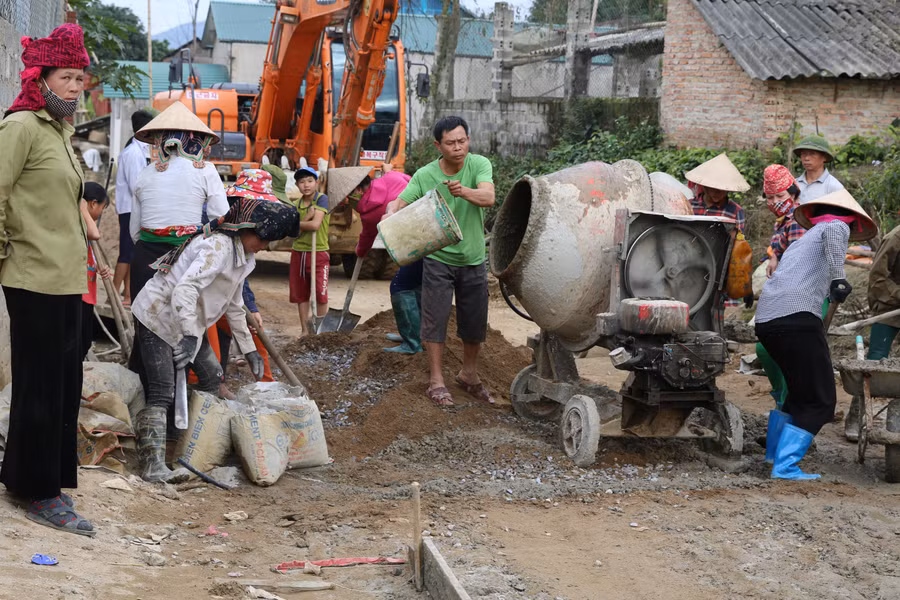 Nhân dân Mường Ảng chung tay xây dựng Nông thôn mới