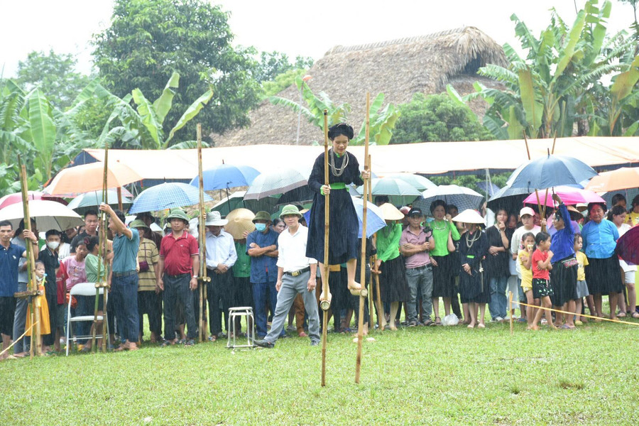 Thi đi cà kheo Thi đi cà kheo