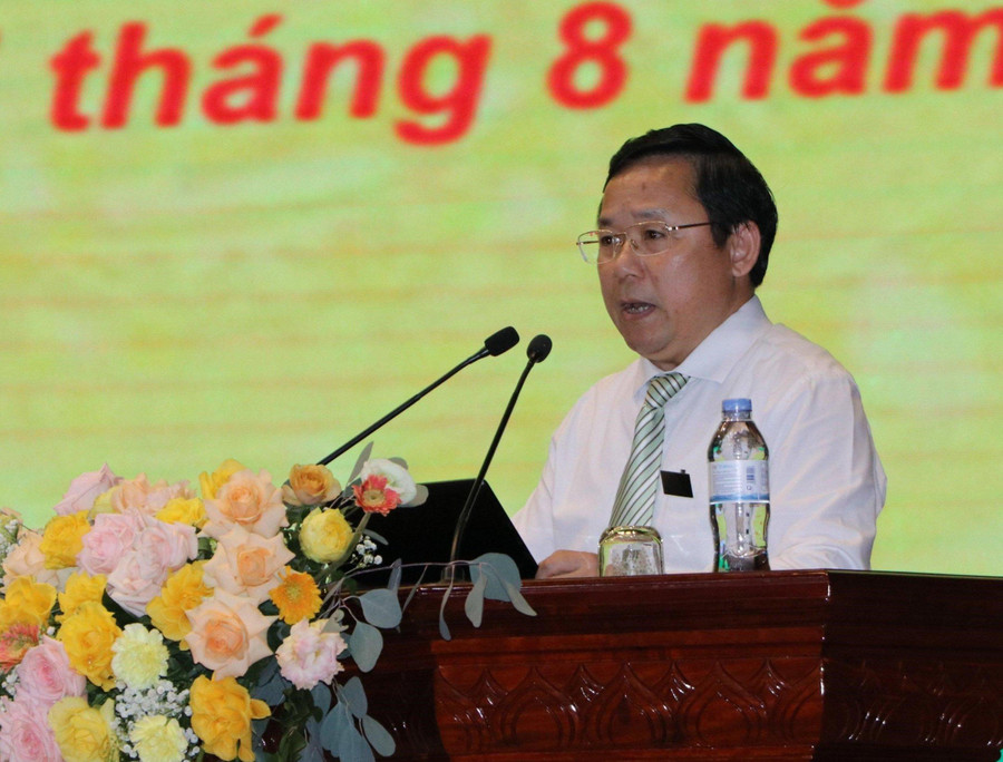 Ông Đinh Trung Tuấn - Giám đốc Sở GD&amp;ĐT tỉnh Lai Châu phát biểu tại hội nghị