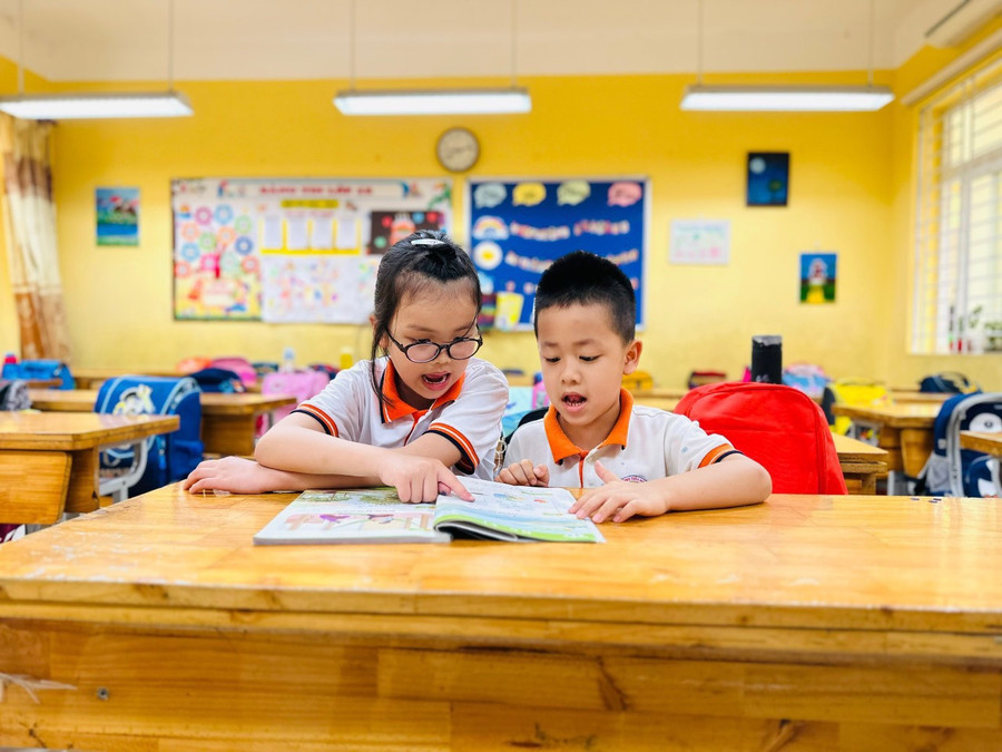 Khi con vào lớp 1 sẽ cần phải chuẩn bị thật tốt về tâm thái cũng như những kỹ năng cơ bản. Khi con vào lớp 1 sẽ cần phải chuẩn bị thật tốt về tâm thái cũng như những kỹ năng cơ bản.