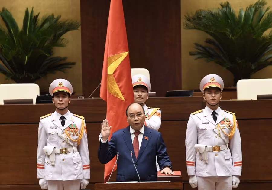 Chủ tịch nước Nguyễn Xuân Phúc tuyên thệ nhậm chức sáng ngày 26/7. Ảnh: Quang Khánh.