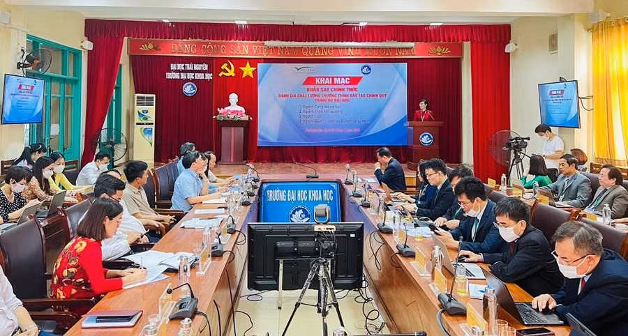 Buổi khảo sát tại trường Đại học Khoa học (ĐH Thái Nguyên).