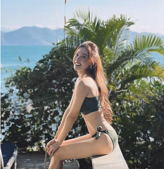 Bạn gái mới Văn Thanh gây sốt với 3 vòng 'chuẩn không cần chỉnh' ảnh 4