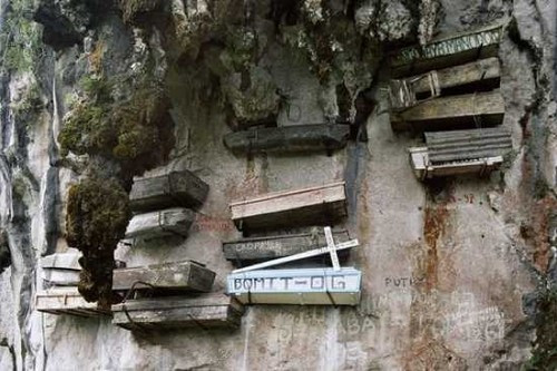 Mai táng bằng cách ăn thịt người chết ảnh 6 Mai táng bằng cách ăn thịt người chết ảnh 6