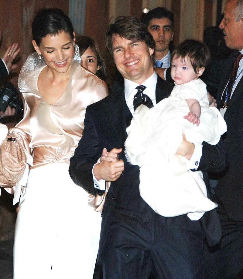 Suri khi còn nhỏ (ảnh: Hollywoodlife). Suri khi còn nhỏ (ảnh: Hollywoodlife).