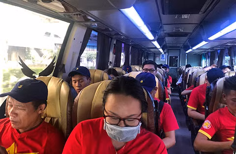 CĐV Việt Nam sẽ nhuộm đỏ Buriram trước trận gặp Thái Lan ảnh 5