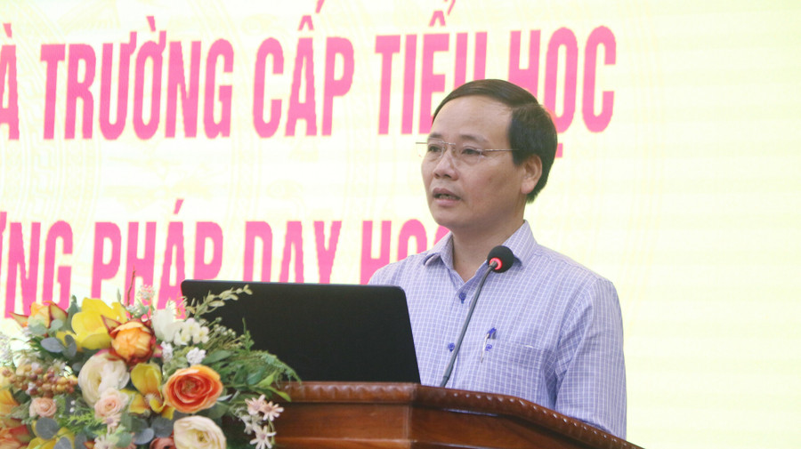 Ông Vương Văn Lâm – Trưởng Phòng GD&amp;ĐT Hoài Đức nêu một số điểm nổi bật của ngành Giáo dục Hoài Đức trong thực hiện chương trình SGK mới thời gian qua.