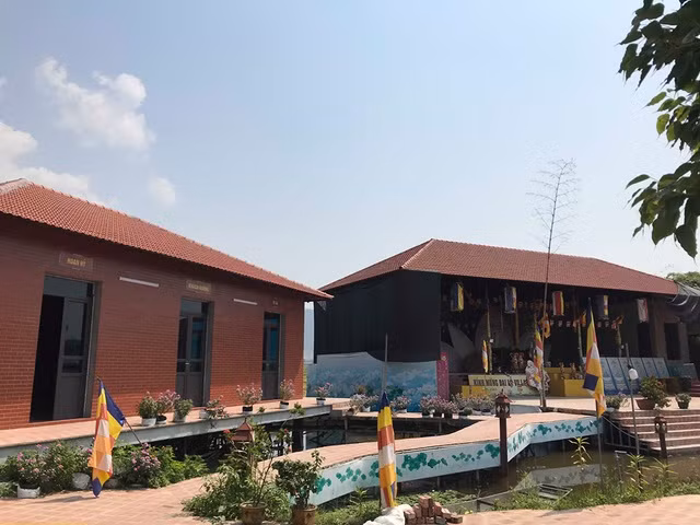 UBND xã không mời được sư thầy nghi gạ tình phóng viên đến họp - 9