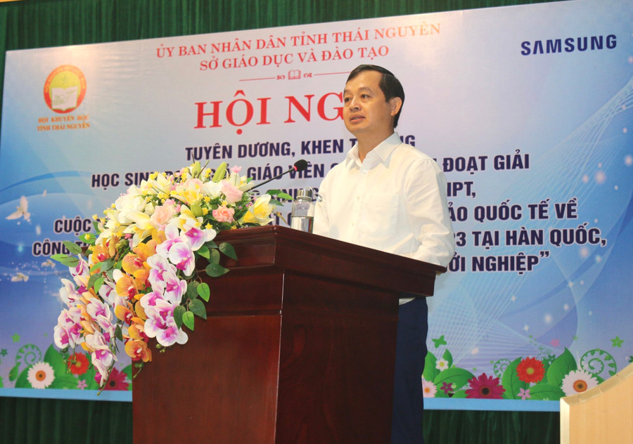 Ông Phạm Hoàng Sơn, Phó Bí thư Thường trực Tỉnh ủy, Chủ tịch HĐND tỉnh Thái Nguyên phát biểu chúc mừng. Ông Phạm Hoàng Sơn, Phó Bí thư Thường trực Tỉnh ủy, Chủ tịch HĐND tỉnh Thái Nguyên phát biểu chúc mừng.