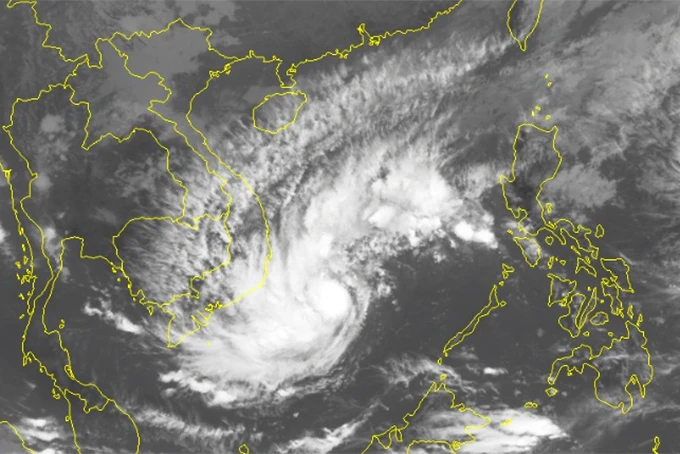 Bão số 9 đang mạnh dần lên ngoài biển