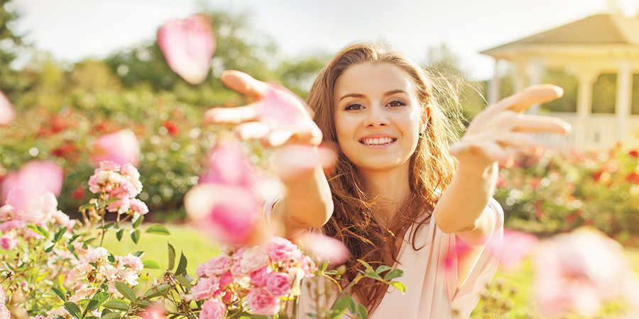 Tốt hơn là hãy chấp nhận bản thân và hạnh phúc với những gì mình đang có. (Ảnh: ITN). Tốt hơn là hãy chấp nhận bản thân và hạnh phúc với những gì mình đang có. (Ảnh: ITN).