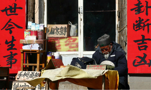Một quầy bói ở Trung Quốc. Ảnh: AFP.
