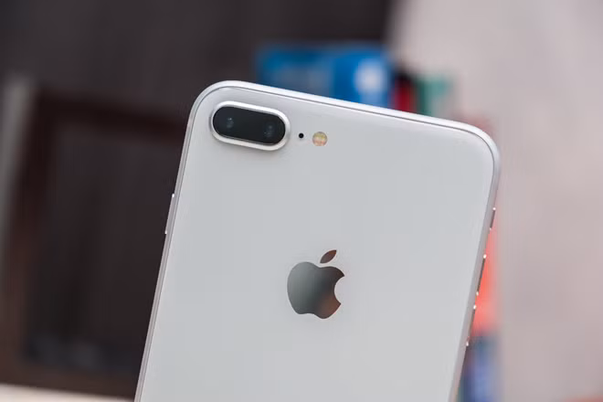 iphone dang rot gia tham hai nhat trong lich su hinh anh 1