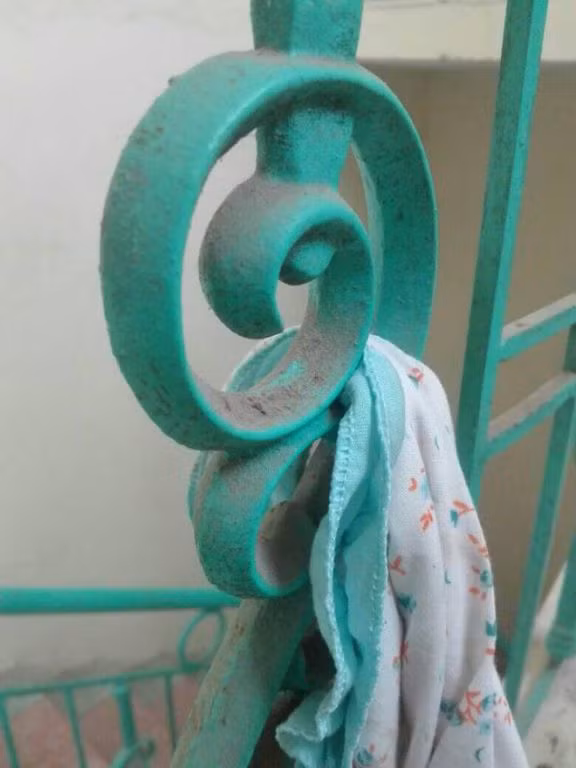 Sợ Tết vì... ám ảnh dọn đồ gỗ chạm trổ ảnh 9