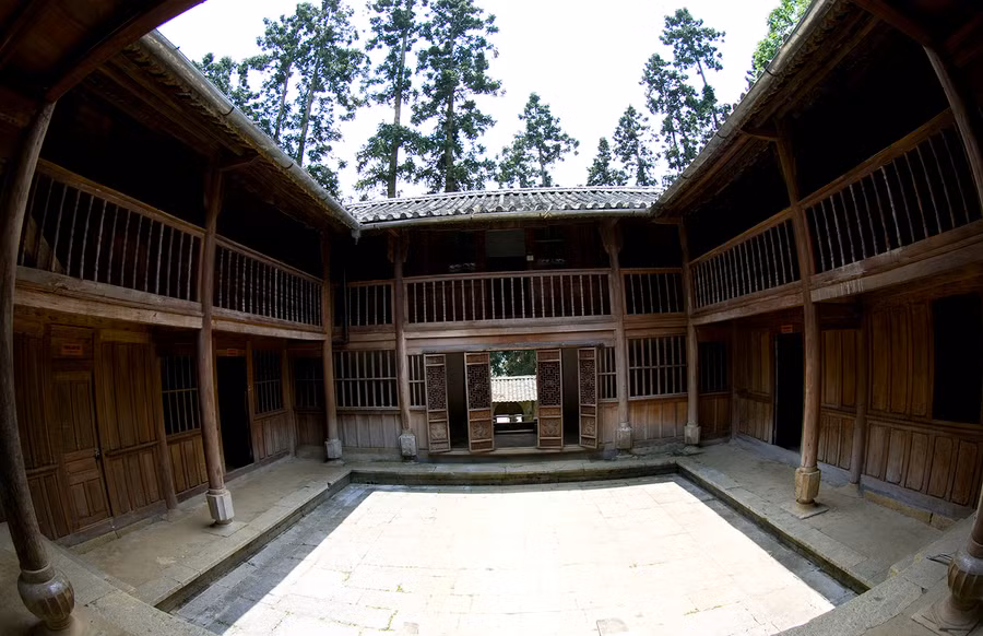 Dinh vua Mèo có kiến trúc độc đáo Dinh vua Mèo có kiến trúc độc đáo