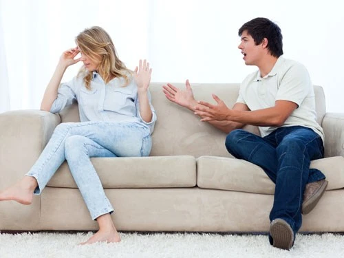 Vợ ngáy như sấm nhưng nhất định không chịu ngủ riêng