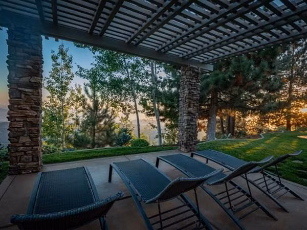 biet thu 603 ty cua "trieu phu trung so doc dac" co gi dac biet? - 18