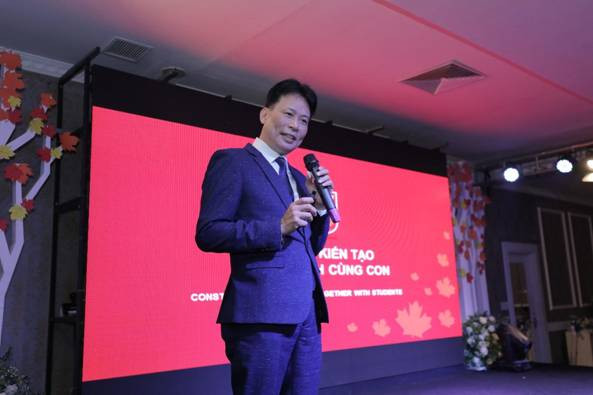 PGS. TS Phó Đức Hòa – Phó Trưởng Khoa Giáo dục tiểu học Đại học Sư phạm Hà Nội chia sẻ tại Hội thảo. PGS. TS Phó Đức Hòa – Phó Trưởng Khoa Giáo dục tiểu học Đại học Sư phạm Hà Nội chia sẻ tại Hội thảo.