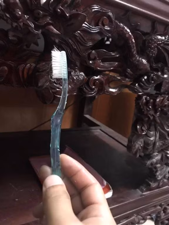 Sợ Tết vì... ám ảnh dọn đồ gỗ chạm trổ ảnh 2