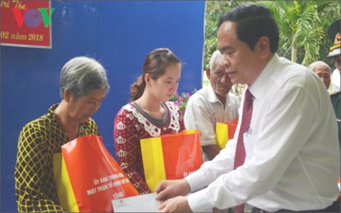 năm mới mong không còn chuyện ăn chặn quà tết của người dân hình 1 nam moi mong khong con chuyen an chan qua tet cua nguoi dan hinh 1