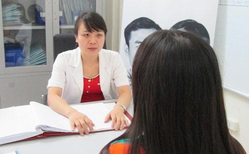 nguoi vo choang vang nghe nguyen nhan vo sinh sau 4 nam chay chua - 1