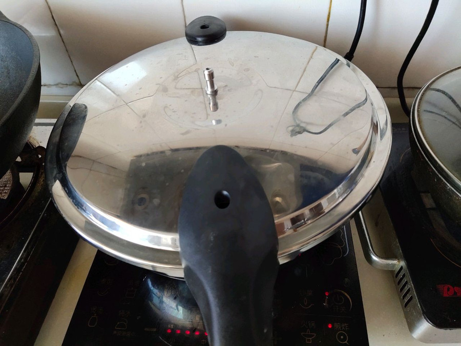 Gà nướng mật ong phiên bản siêu nhàn chỉ bằng nồi áp suất - Ảnh 5. Gà nướng mật ong phiên bản siêu nhàn chỉ bằng nồi áp suất - Ảnh 5.