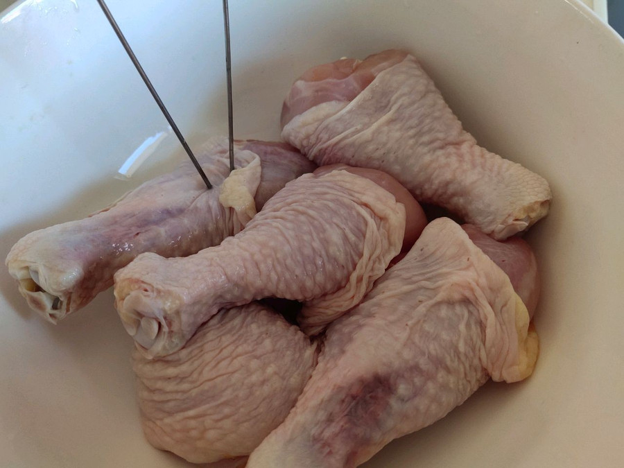 Gà nướng mật ong phiên bản siêu nhàn chỉ bằng nồi áp suất - Ảnh 2. Gà nướng mật ong phiên bản siêu nhàn chỉ bằng nồi áp suất - Ảnh 2.