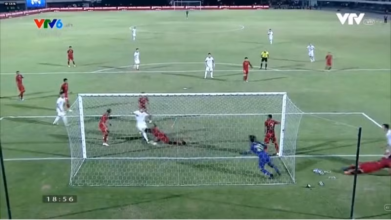 Việt Nam có bàn thắng đầu tiên ở phút thứ 26.