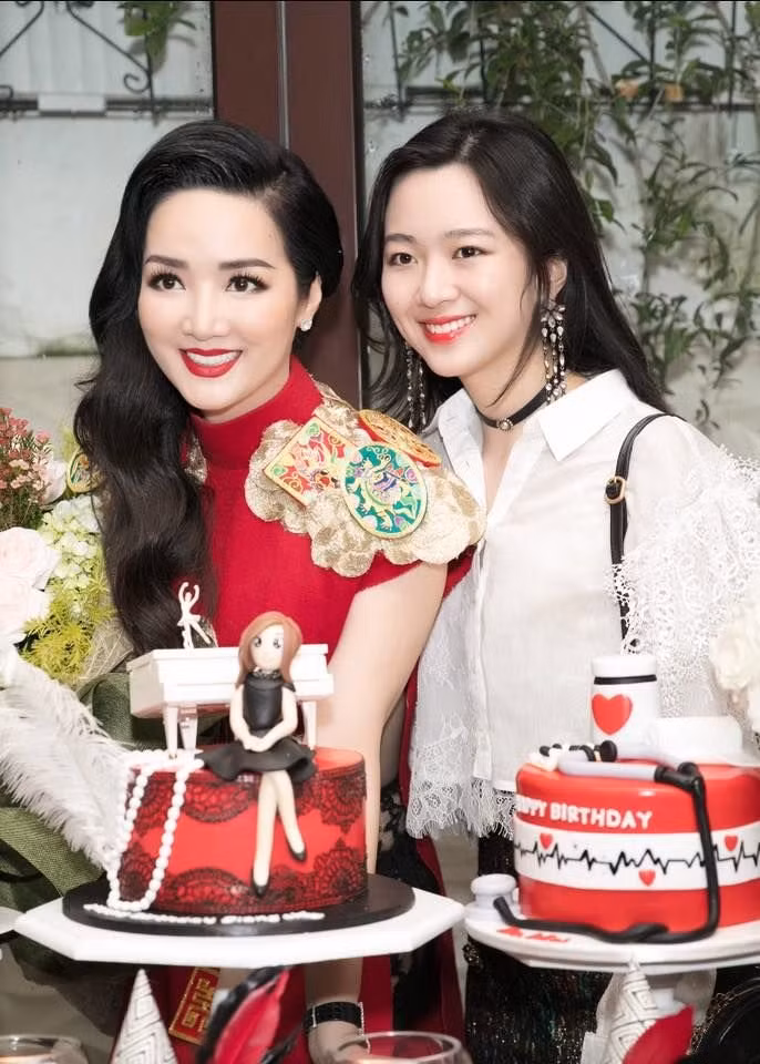 Con gái của Hoa hậu Đền Hùng Giáng My "gây thương nhớ" vì quá xinh đẹp ảnh 5 Con gái của Hoa hậu Đền Hùng Giáng My gây thương nhớ vì quá xinh đẹp ảnh 5