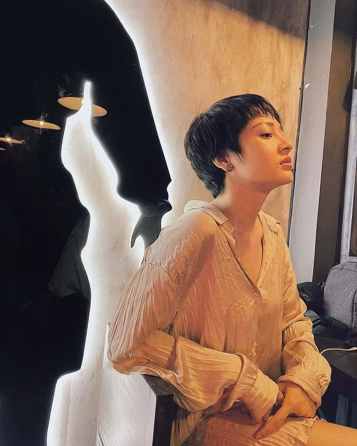 Bảo Anh cắt tóc tém, mặc gợi cảm sau chia tay Hồ Quang Hiếu ảnh 3