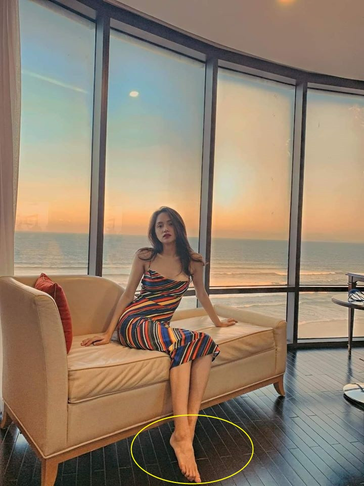 Nhan sắc ngày càng sang chảnh nhưng Hương Giang vẫn lộ khuyết điểm không thể sửa ảnh 2 Nhan sắc ngày càng lên hương nhưng Hương Giang vẫn còn 1 khuyết điểm không thể sửa-4